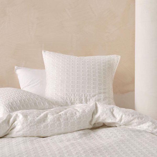 Vista White Quilt Cover Set by Linen House For Sale